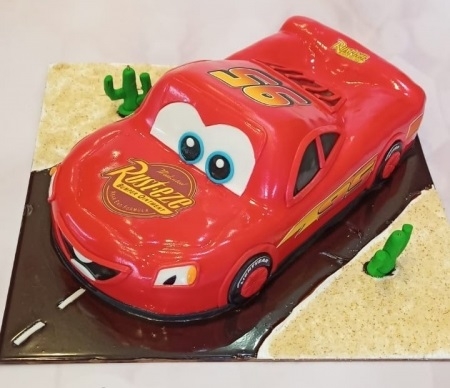 cars 2 theme cake