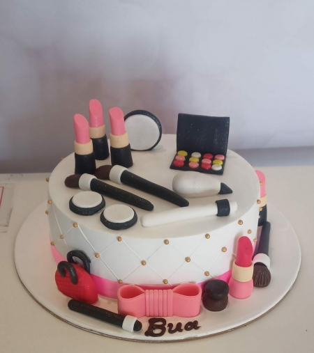 MAKEUP KIT CAKE