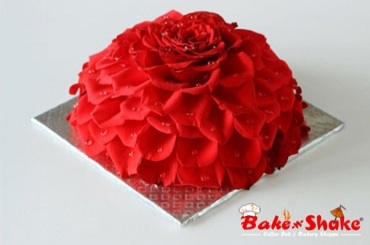RED ROSE CAKE
