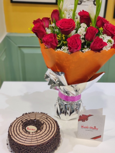 CHOCOLATE CHIPS CAKE AND BOUQUET