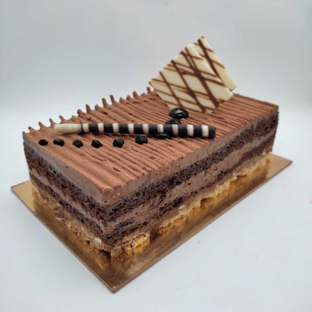 ROYAL CHOCOLATE CAKE 