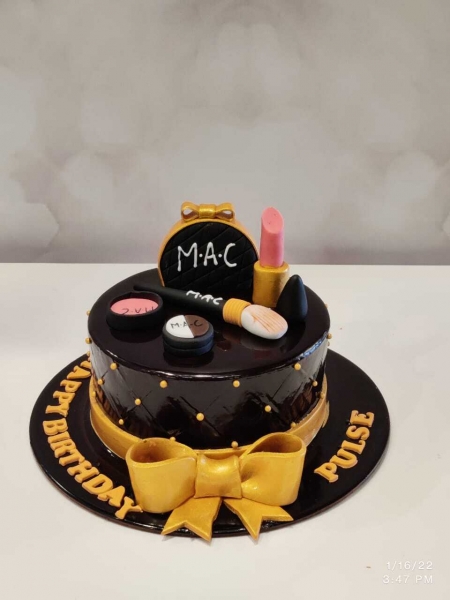 MAKE UP KIT THEME CAKE 