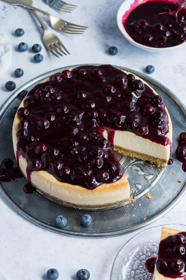 BLUEBERRY CHEESE CAKE